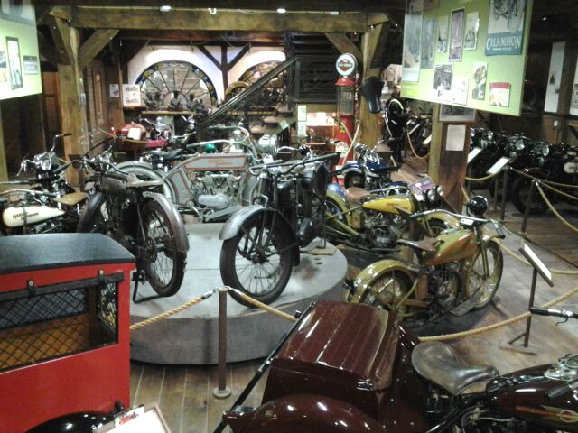 130928 Sandvik toer Raalte Harleymuseum.jpg